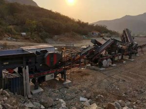 Comment le basalte peut-il être efficacement transformé en sable fin grâce à un processus de concassage en quatre étapes ?